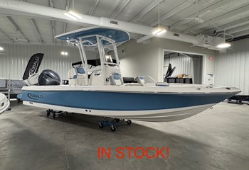 2026 Robalo 226 Cayman Atlas Blue/White  Boat